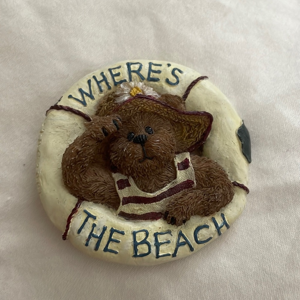 Boyds Bear “where’s the beach” Pin